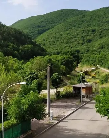 La Tana Dell'orso Apartment *